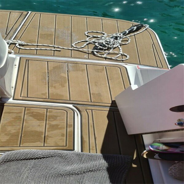 2004 Four Winns 248 Vista Swim Platform Cockpit DuraEVA Boat flooring EVA Flooring www.durabritelight.com
