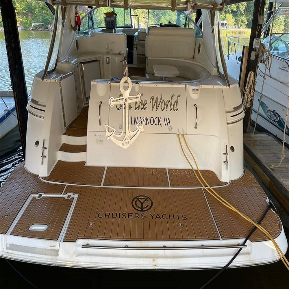 Cruiser Yachts boat eva flooring from DuraSport www.durabritelight.com 06