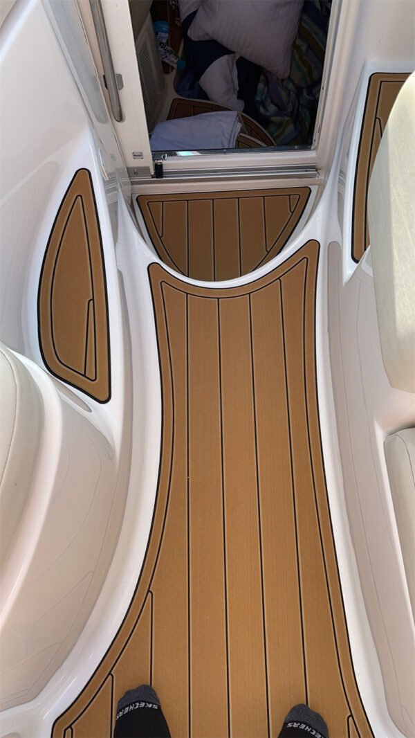 2005 Chaparral Signature 290 Swim Step & Cockpit DuraEVA Boat flooring EVA Flooring www.durabritelight.com